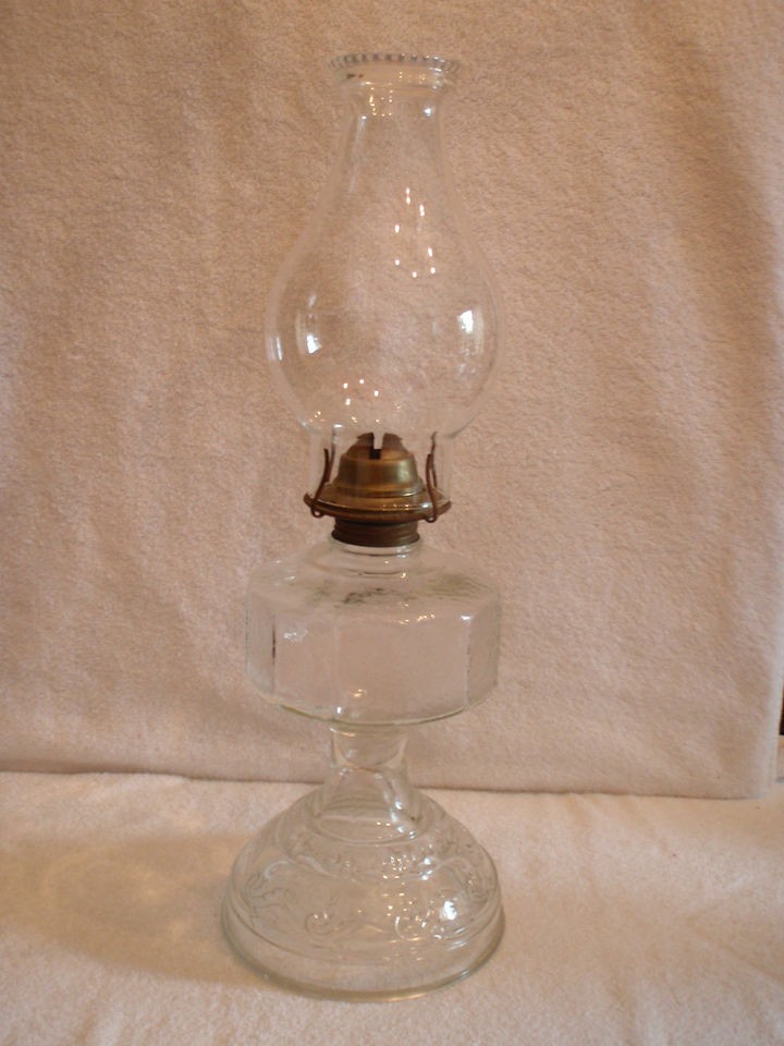 Vintage P&A EAGLE MADE IN USA Clear Glass Oil Lamp With Hurricane 