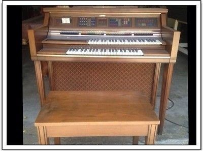 Lowrey Genius Antique Organ/ Piano / Antiques / Pianos MSRP 1,000.00