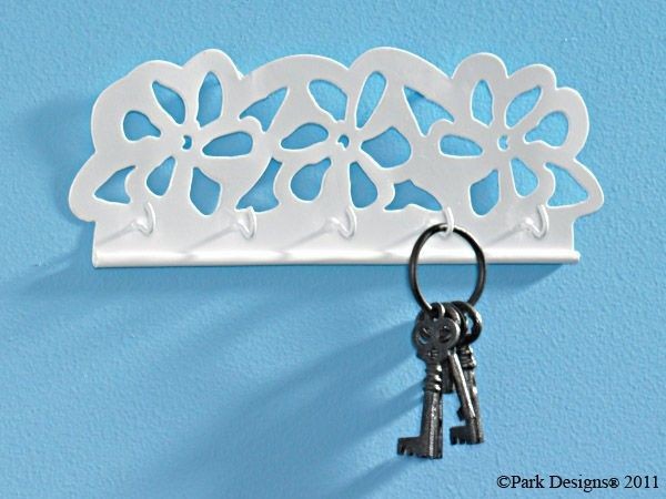 NEW Park Designs Cabana Cool Key Hook White Metal Flowers 5 Hooks 24 