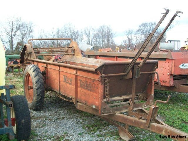 New Idea Number 17 Manure Spreader