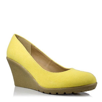 mustard wedges in Heels