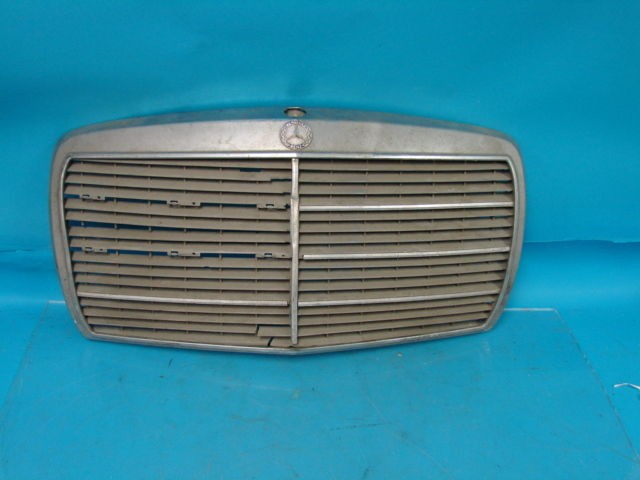 Vintage Vtg Mercedes Benz Front End Grill Auto Automotive Car Part 