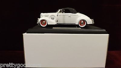 1938 BUICK CENTURY CONVERTIBLE COUPE WHITE MIB