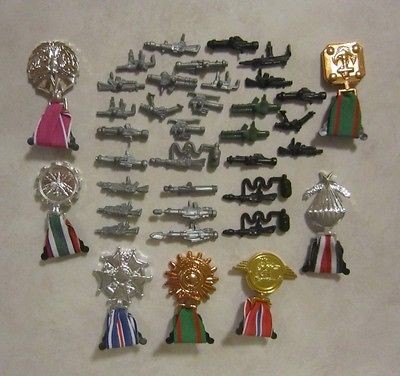 Lot Of MILTARY MUSCLE MEN (8) Badges & (30) Guns 1993 Military 