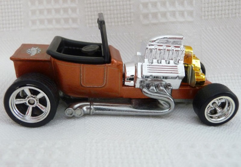 Hot Wheels T BUCKET Larrys Garage LRW Initialized EXCLUSIVE DECO 