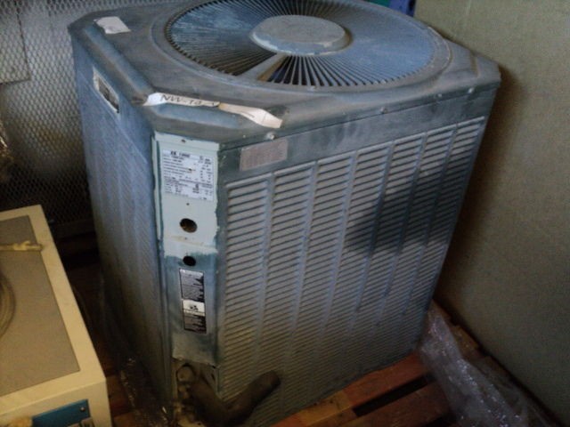 TRANE * TTR048C100A2 * MODEL XE1000 AIR CONDITIONER