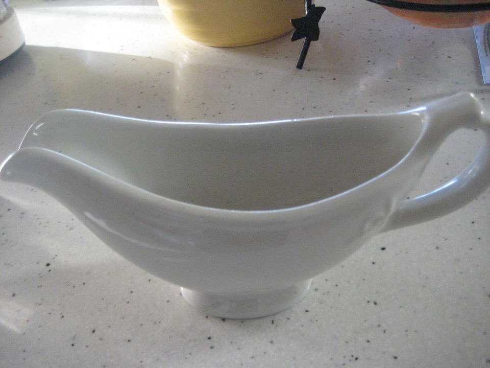 Vtg Sterling China Company White Ceramic Gravy Boat Vitrified