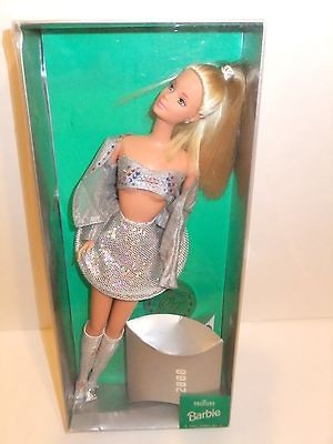 2000 millenium barbie in Holiday Barbie