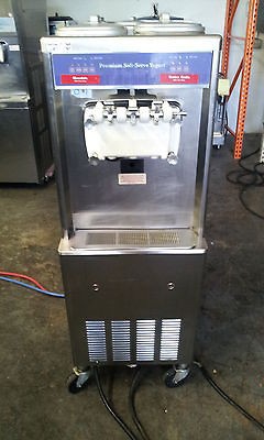   794 Soft Serve Frozen Yogurt Ice Cream Machine Three Phase Water