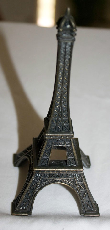 eiffel tower figurines