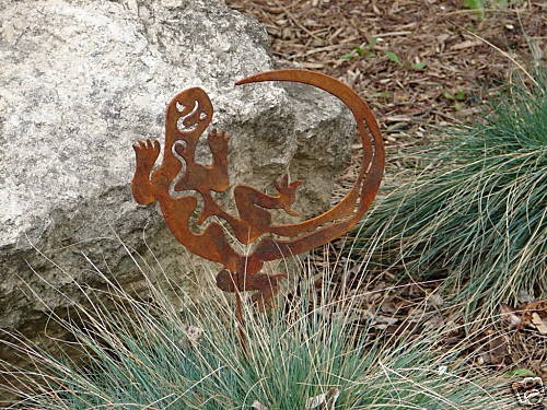 METAL GARDEN STAKE YARD DECOR LAWN ORNAMENT RUSTY GECKO