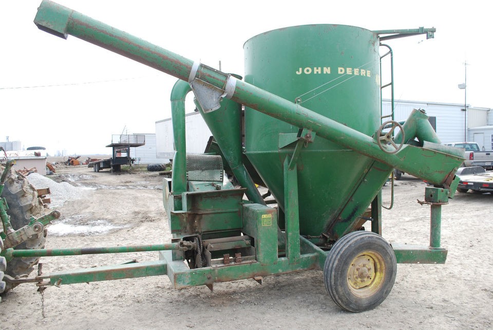 JOHN DEERE 400 FEED CORN GRINDER MIXER CATTLE HOGS 1000 PTO STORED 