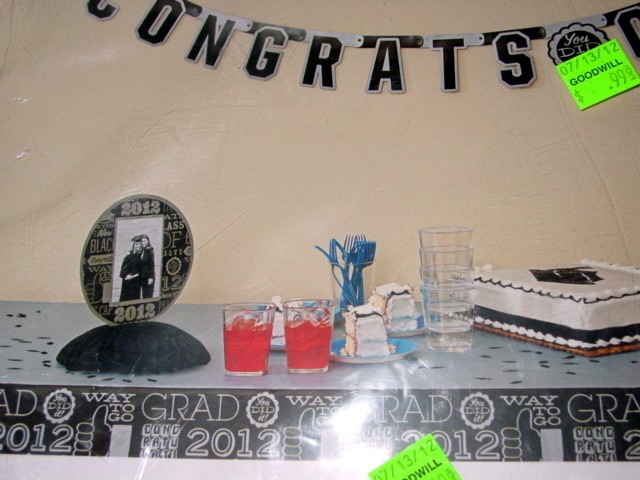 New Kit GRADUATION 2012 DECOR KIT Centerpiece  Letter Garland/Banner 