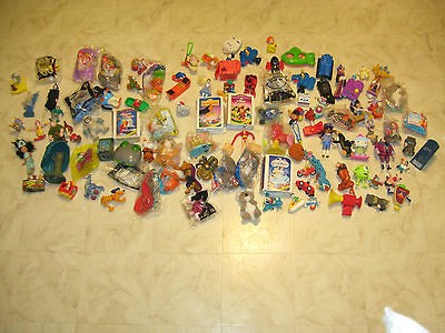 LOT OF 100 FAST FOOD TOYS SOME VINTAGE MCDONALDS & OTHER RESTAURANTS