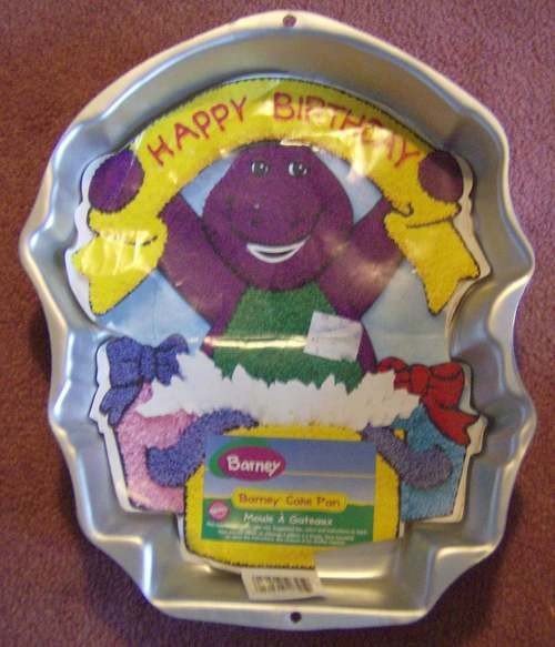 WILTON BARNEY With BANNER CAKE PAN MOLD +INSERT DINOSAUR