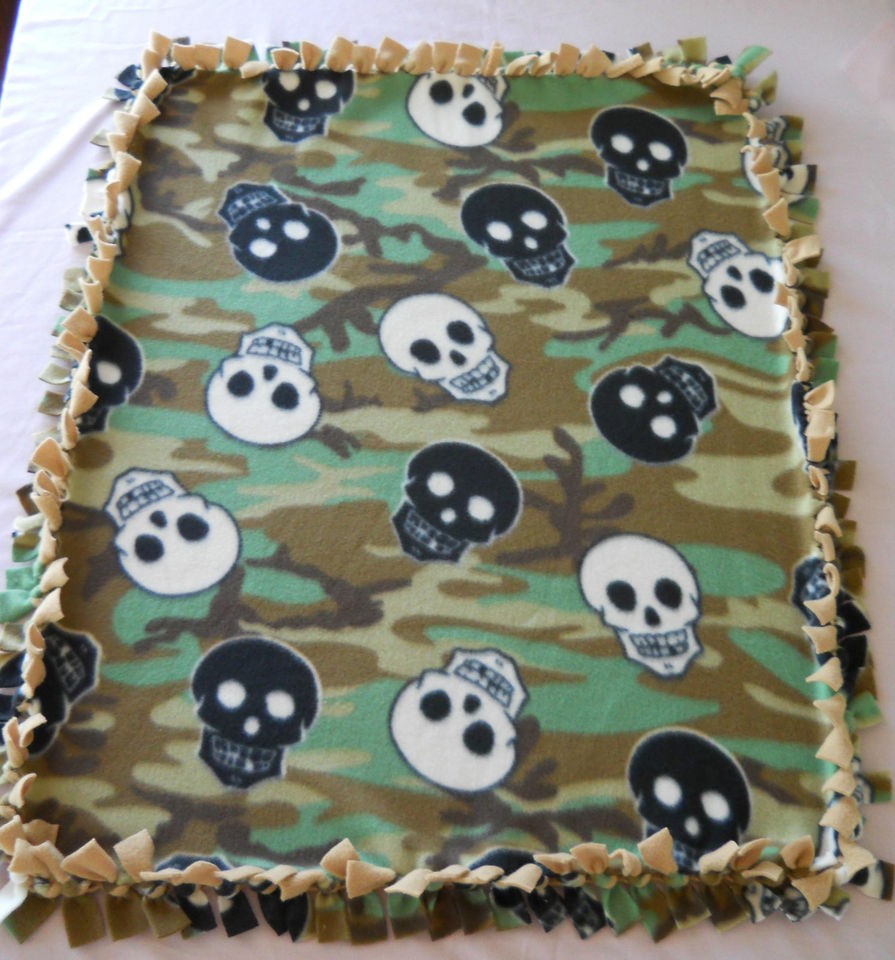   * DOG CAT PUPPY KITTEN Tied Fleece Pet Bed Blanket 30x23 CAMO SKULLS