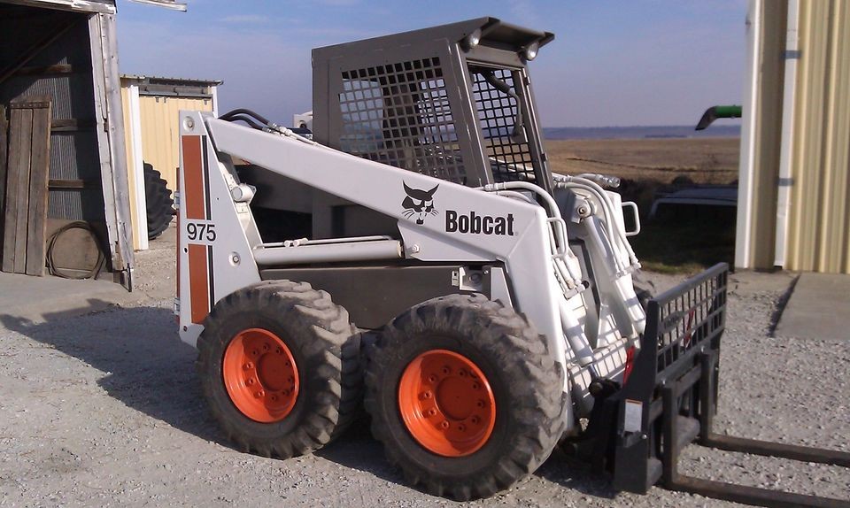 BOBCAT 975 Skid Steer Loader