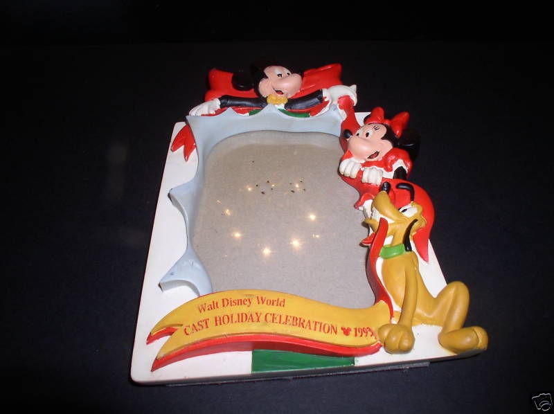 WALT DISNEY WORLD 1993 CAST HOLIDAY PICTURE FRAME