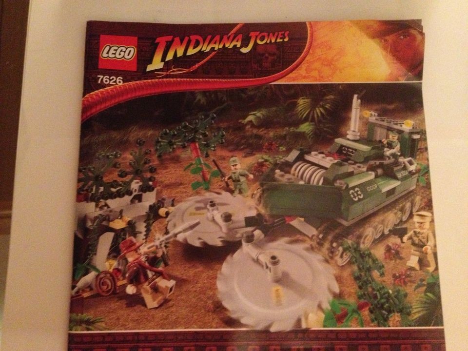 Lego Indiana Jones 7626 Jungle Cutter Complete all figs sticker loose