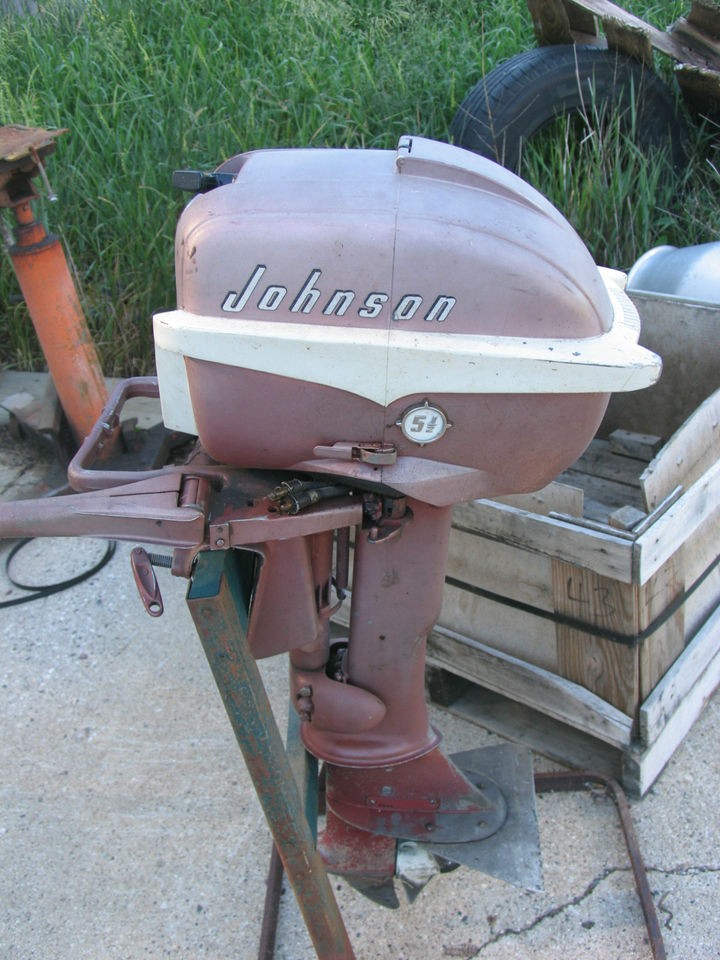 JOHNSON 5 1/2 hp OUTBOARD Boat Motor runs