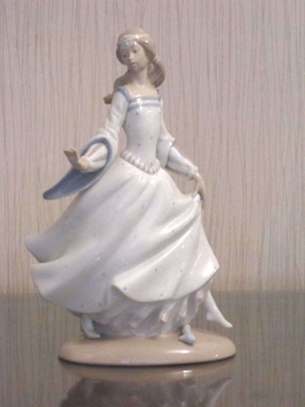 lladro cinderella in Lladro