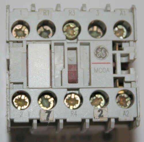 GE / General Electric CONTACTOR / RELAY 24VAC 60Hz Control MC0AB00AT 