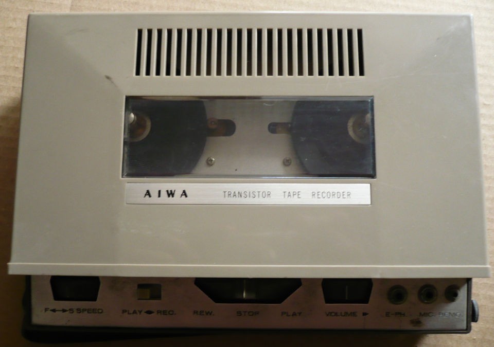AIWA Transistor Tape Recorder, small portable Reel to Reel Used 