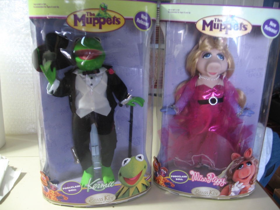 12 Porcelain Kermit & Miss Piggy dolls, made by Brass Key, Brand New 