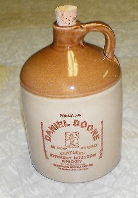   1975 DANIEL BOONE PIONEER JUG KENTUCKY WHISKEY MOONSHINE BROWN POTTERY