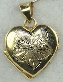 VTG ITALIAN ITALY 14K 585 GOLD ETCHED HEART LOCKET CHARM PENDANT