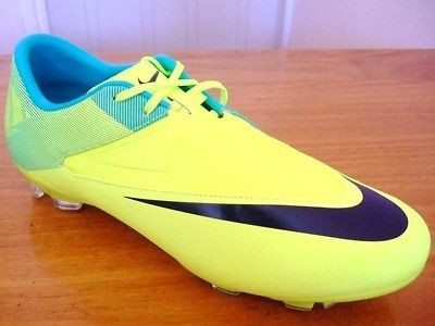 nike mercurial size 4 in Sporting Goods