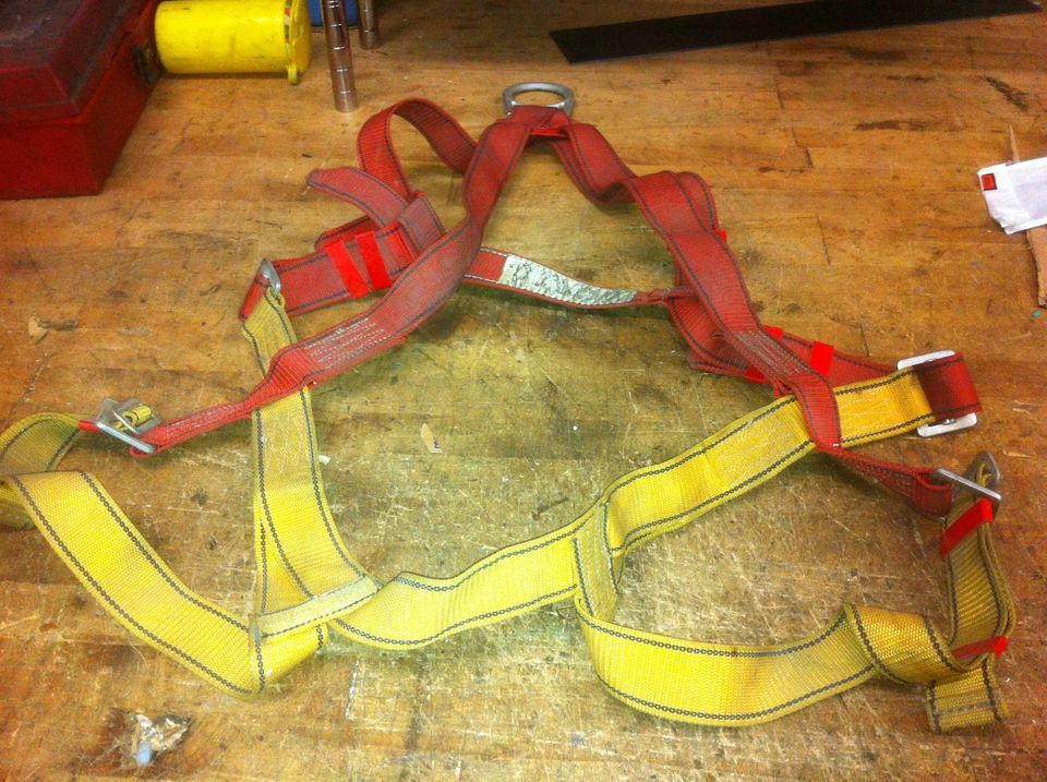 FALL ARREST LADDER SCAFFOLD SAFETY HARNESS SINGLE LOOP