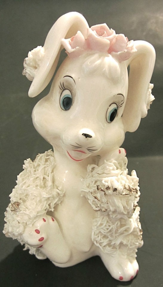 VINTAGE CERAMIC WHITE SPAGHETTI BUNNY RABBIT FIGURINE   JAPAN