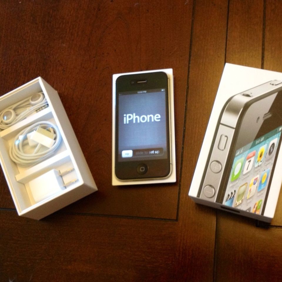 Apple iPhone 4S   64GB   Black (Verizon) Smartphone