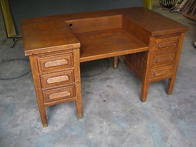 Exceptional Tiger Stripe Oak Secretarys Office Desk