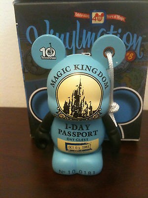 Day Passport, 1981, Magic Kingdom, 3 Vinylmation Park #8 IN HAND