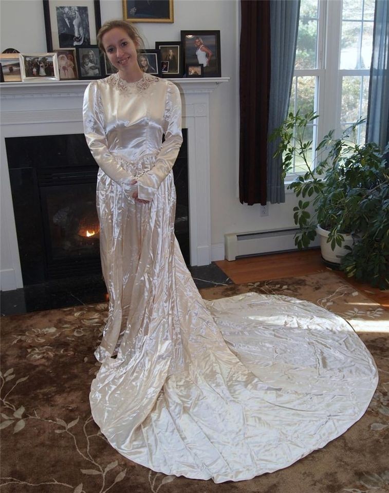 VINTAGE 1940S SATIN LACE WINTER WHITE FORMAL WEDDING DRESS SEMI 