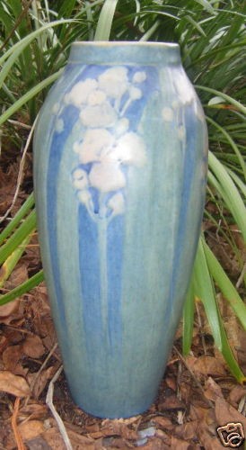 Large Newcomb Henrietta Bailey vase