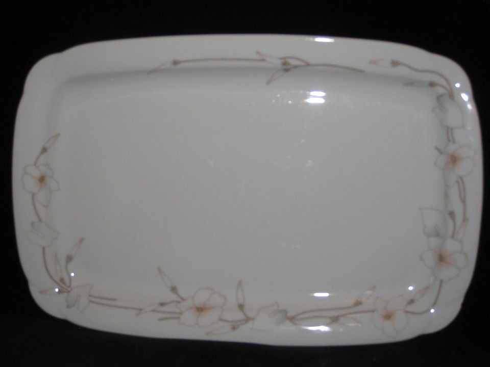 ARZBERG   Flora Bianca   Corso Shape   SERVING PLATTER   underside 