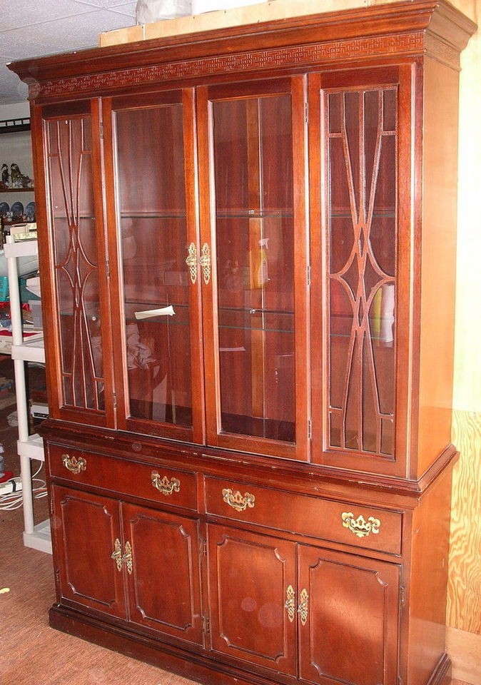 Buffet W/China Cabinet Bernhardt 2 pc lighted 54x16x78