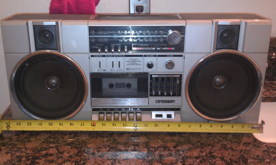   SANYO M9880K PORTABLE BOOMBOX RADIO CASSETTE GHETTOBLASTER COMPONENT