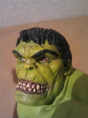 bowen statue hulk in Figurines