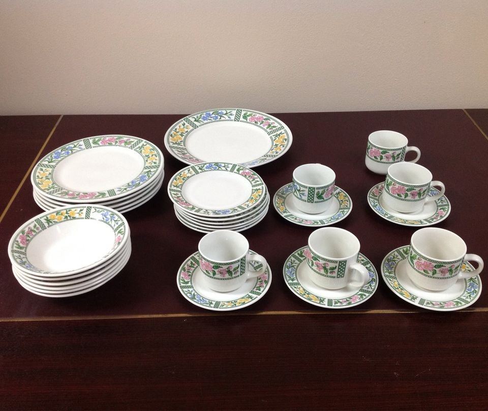 29 Pc FARBERWARE China BOTANICA # 3059 Almost Complete Dinner Service 