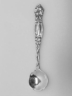 Frontenac Style Sterling Silver Salt Spoon