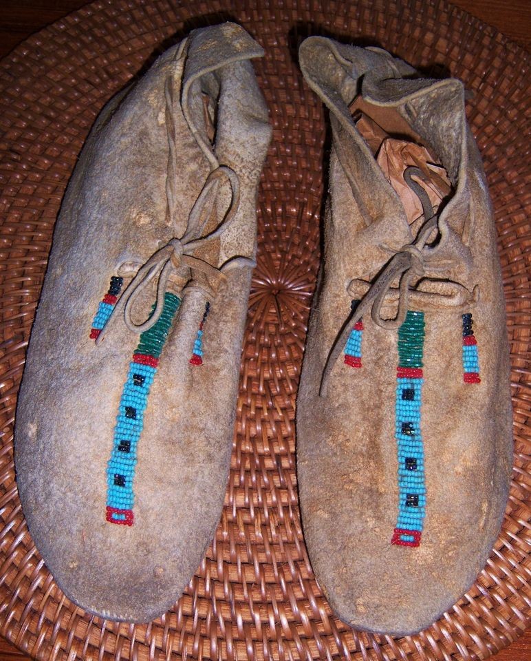 CHEYENNE VTG BEADED MOCASSINS SINEW SEWN / HARD SOLES   PRIVATE 