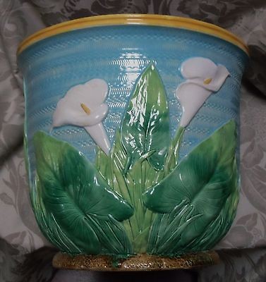 Very Fine Large English George Jones Majolica Jardiniere   C.1870s 