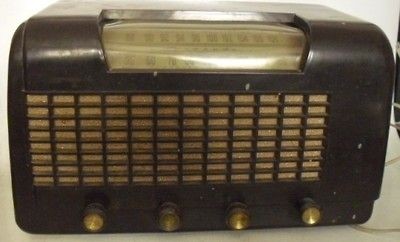 Vintage Coronado Tube radio KC Standard Broadcast & MC Frequencey 