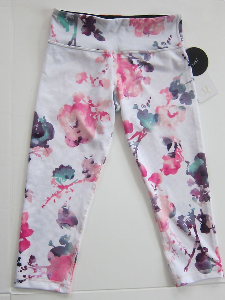 NWT LULULEMON Wunder Under Crop Blurred Blossoms White Floral Size 4 