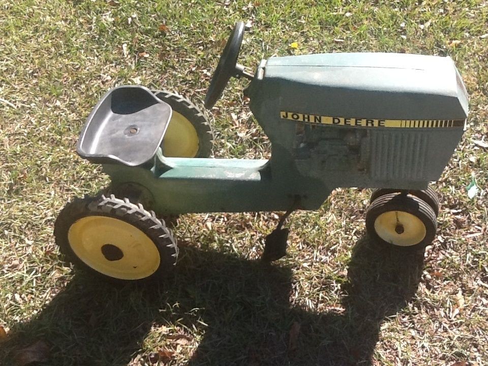 pedal tractor tractor