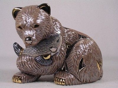 DeRosa Rinconada Emerald Collection #1023 Grizzly Bear W/Fish Figurine 